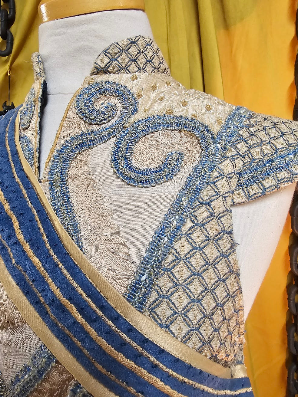Bustier médiéval bleu et beige