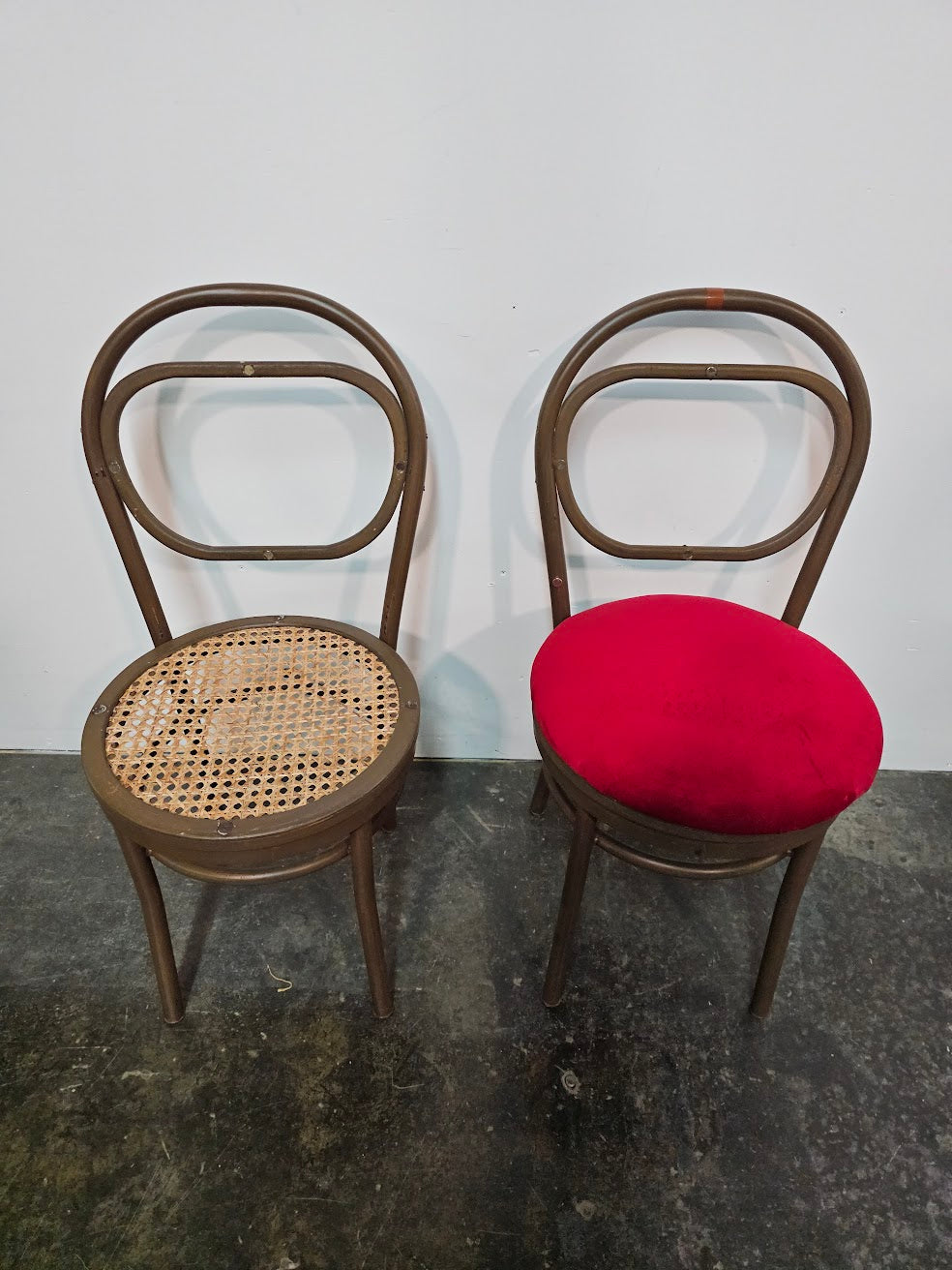 Chaise cabaret en métal - Assise rouge