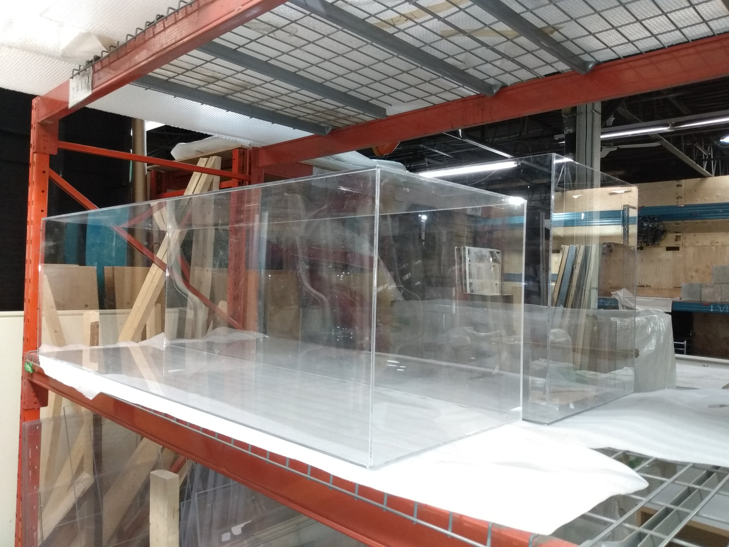 Cloches d'exposition en plexiglass - divers formats