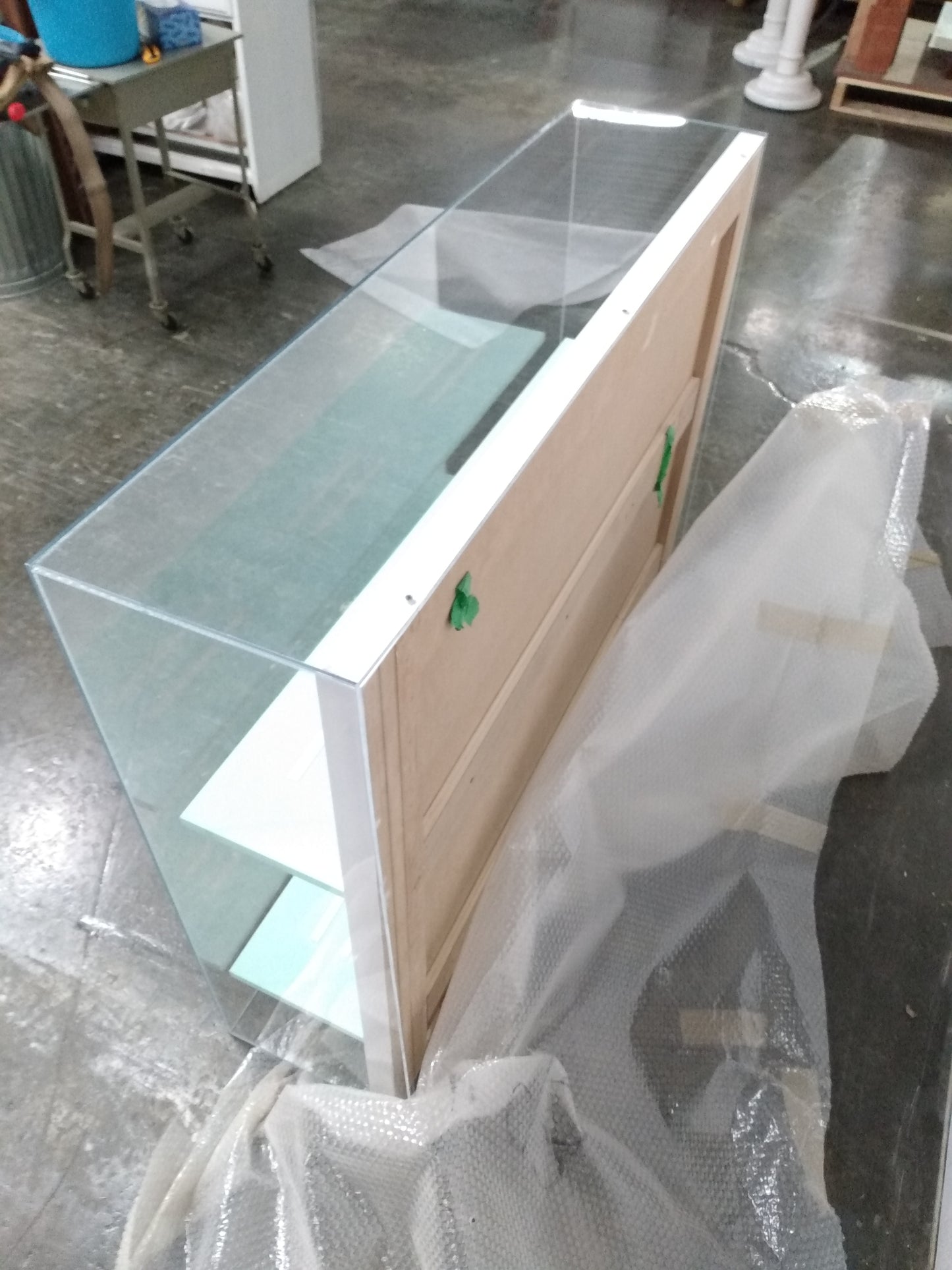 Présentoirs divers d'exposition