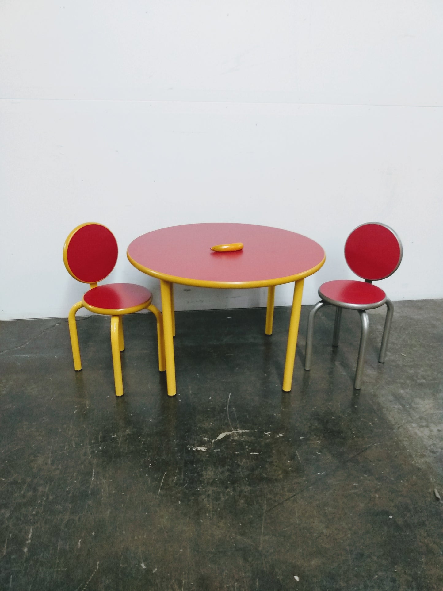 Lot de mobilier pour enfants