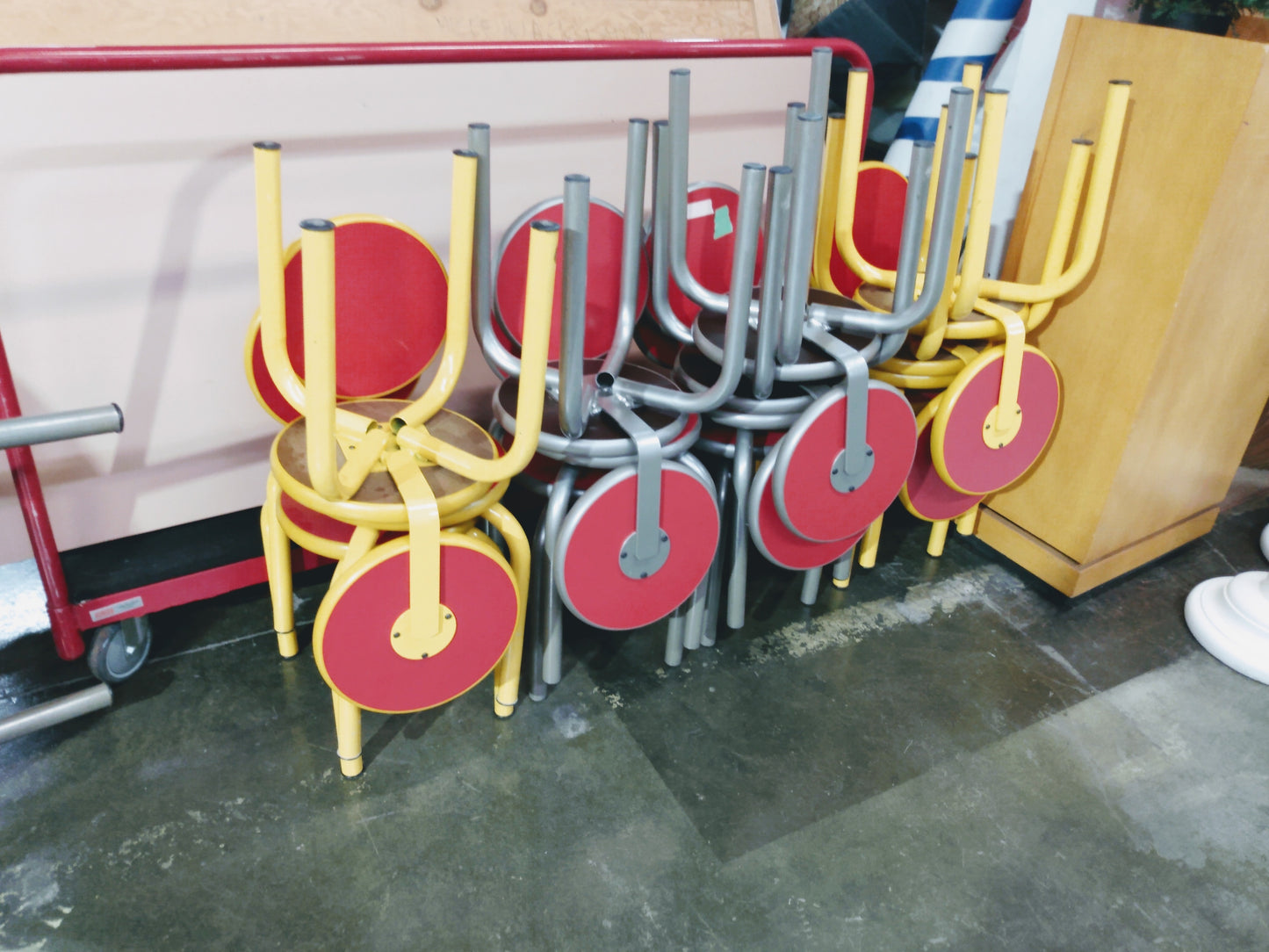 Lot de mobilier pour enfants