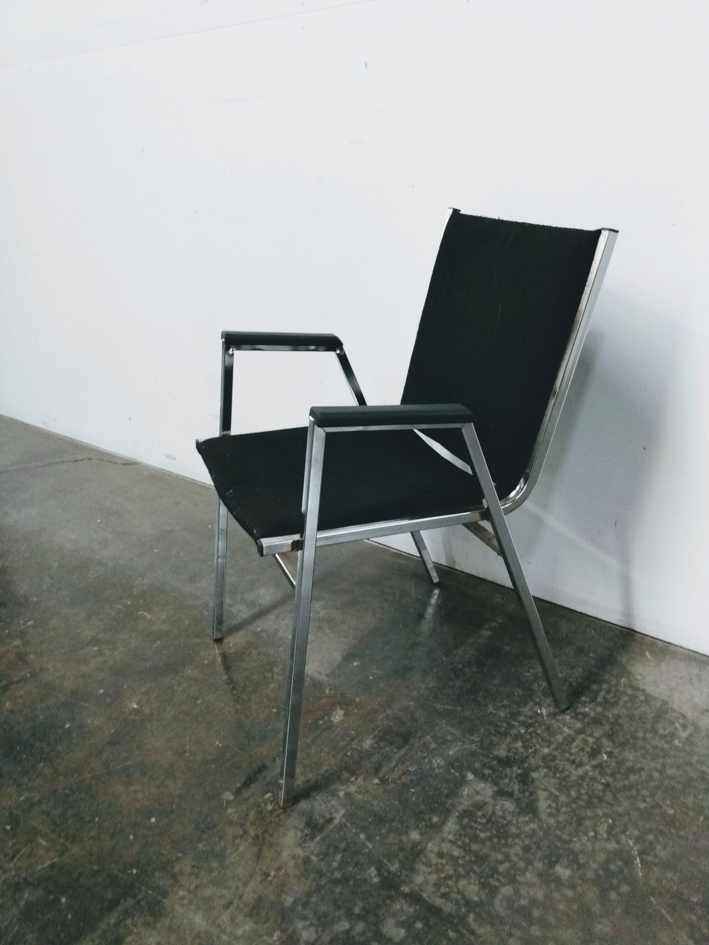 Chaise visiteur avec accoudoir
