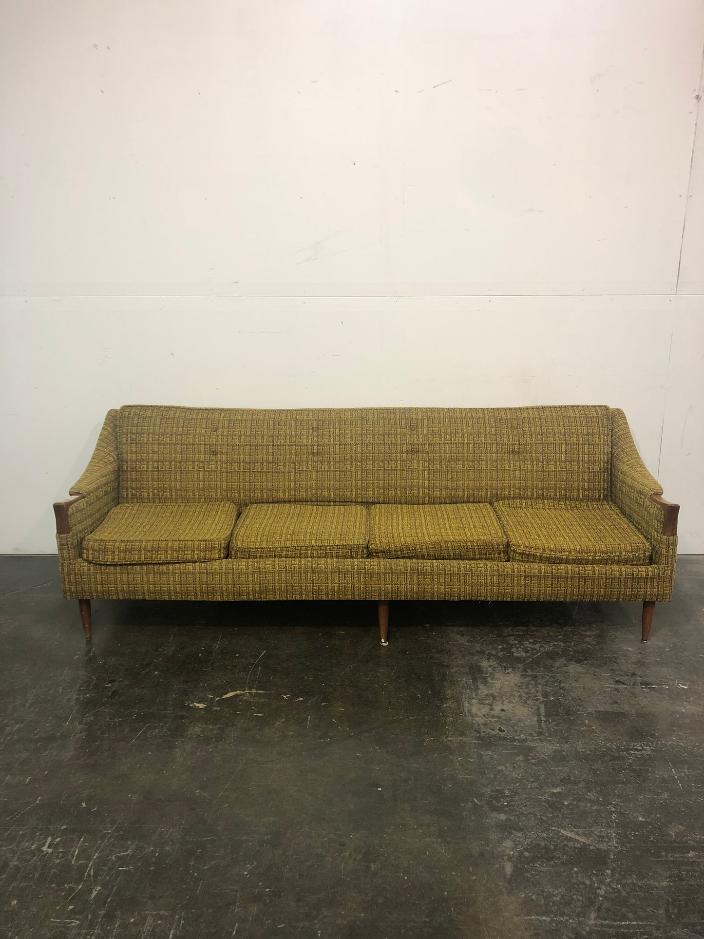 Fauteuil mid-century en tweed vert