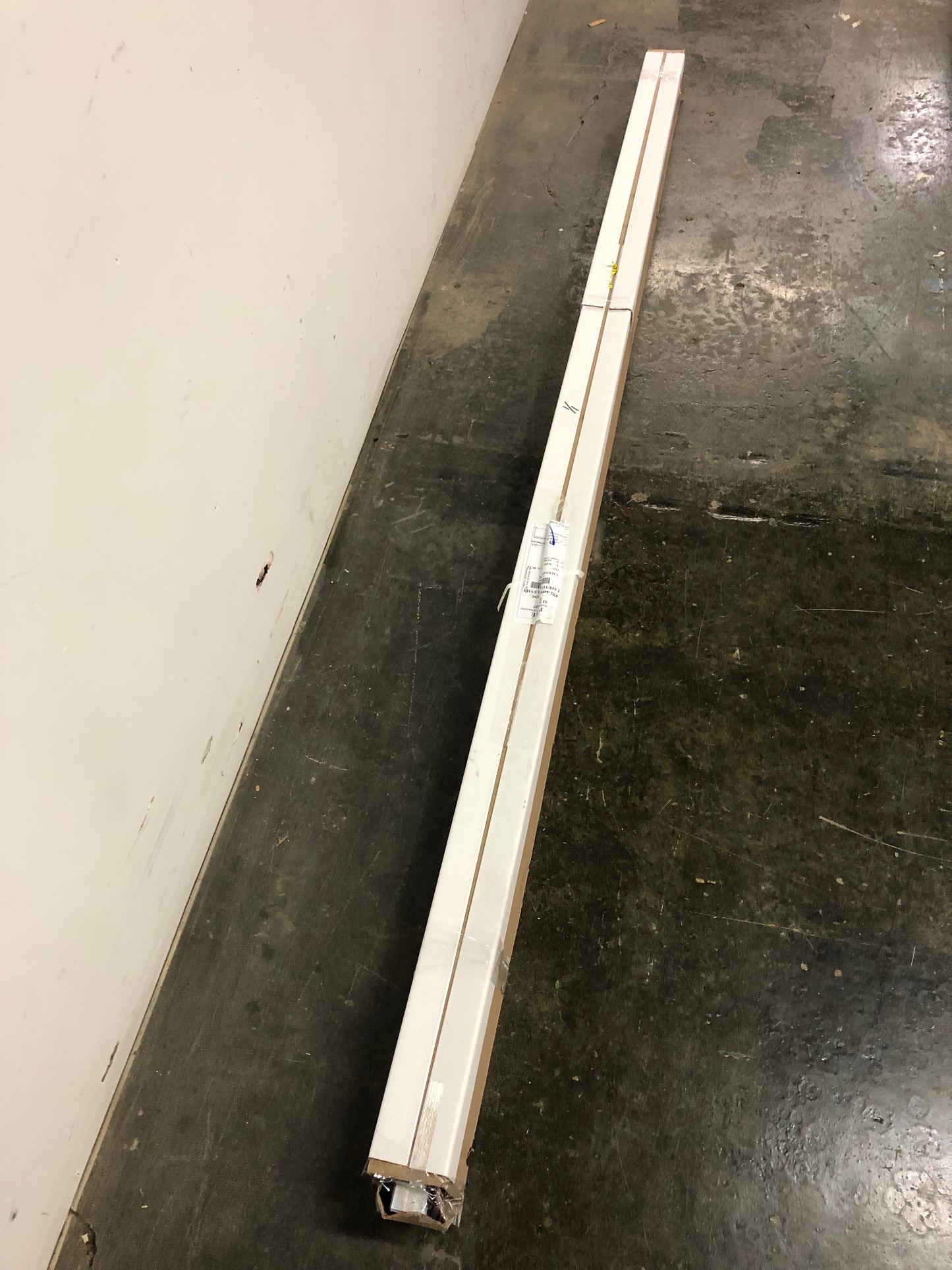 Grand store vertical en vinyle