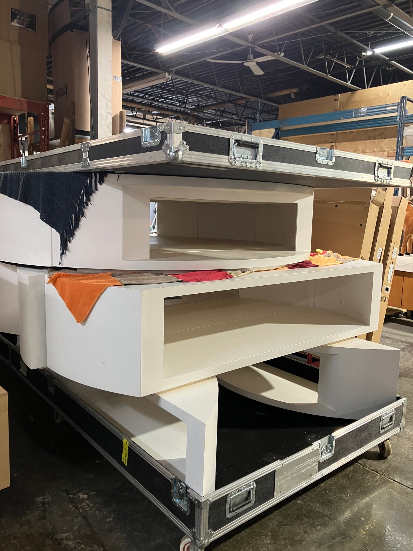 Gros bancs modulaires blancs