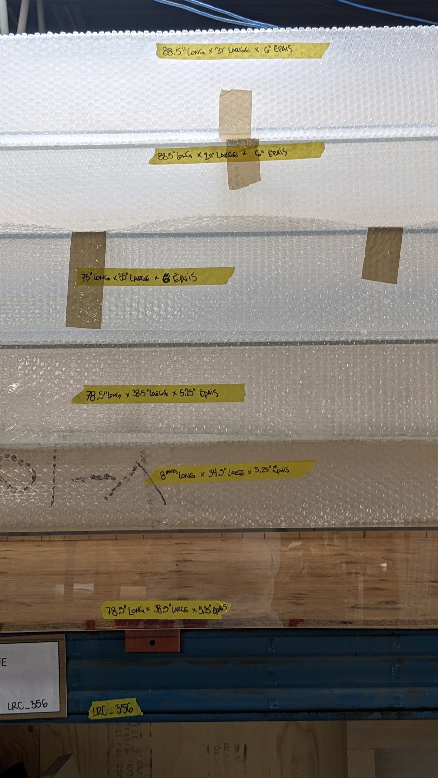 Cloches d'exposition en plexiglass - divers formats