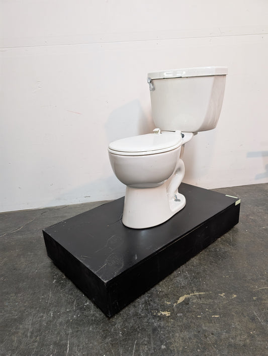 Toilette sur plateforme