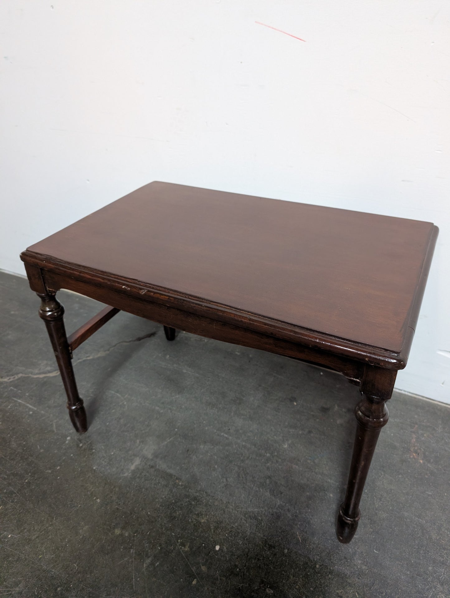 Petite table basse en bois