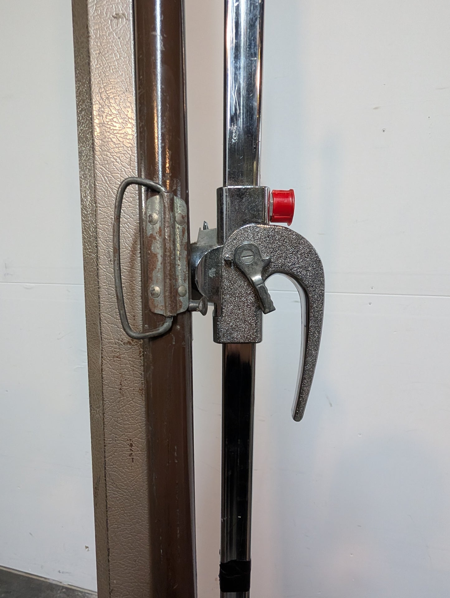 Écran de projection sur pied