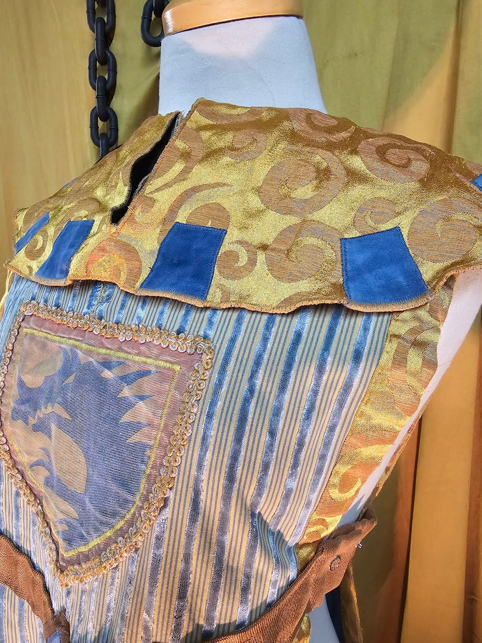 Bustier médiéval jaune doré et bleu - Avec capuche