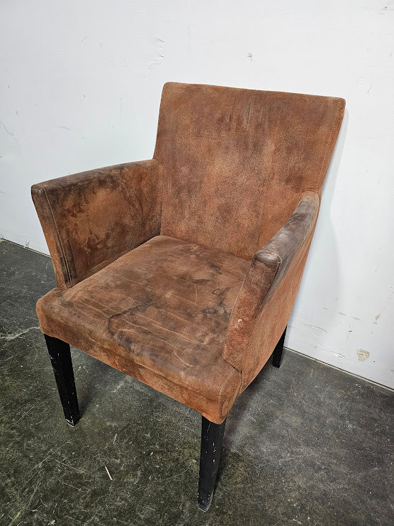 Petit fauteuil en cuir