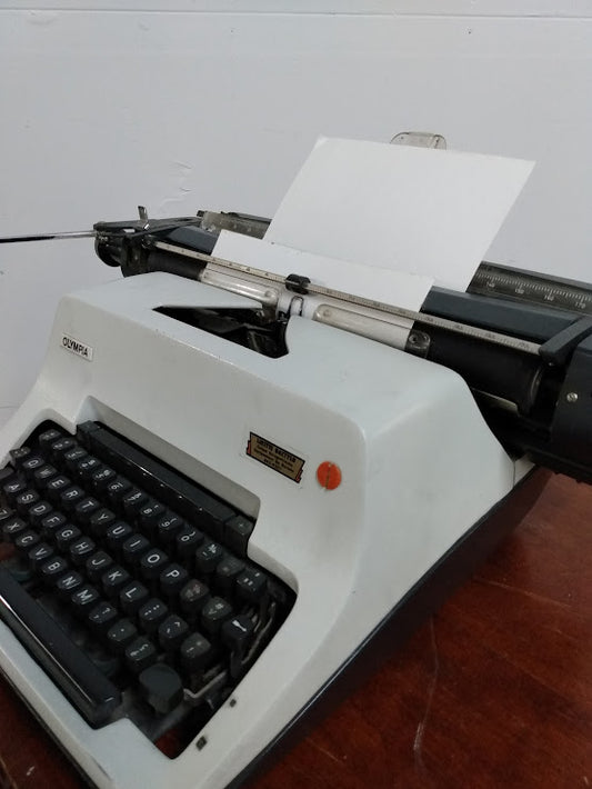 Machine à écrire Olympia 1970