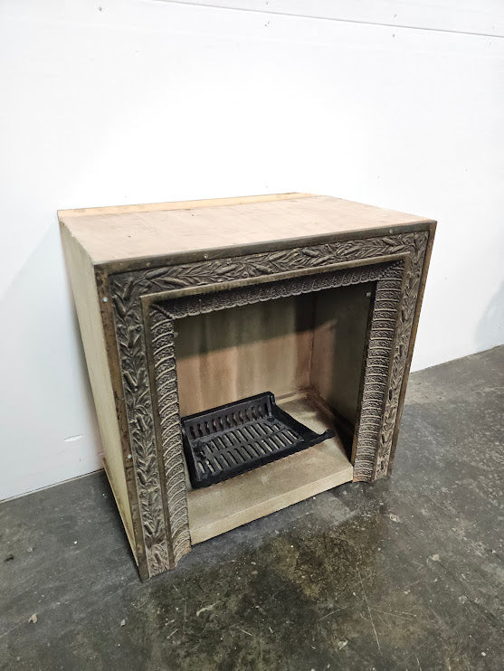 Faux foyer en contreplaqué