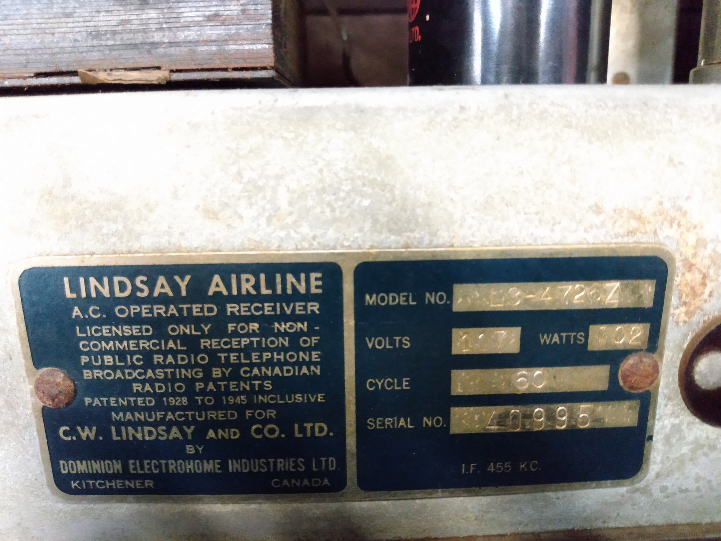 Meuble radio et table tournante