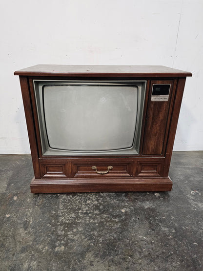 Meuble de télévision vintage sur roulettes