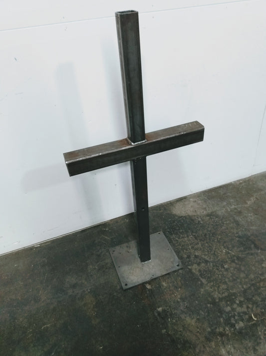 Structure d'acier en croix