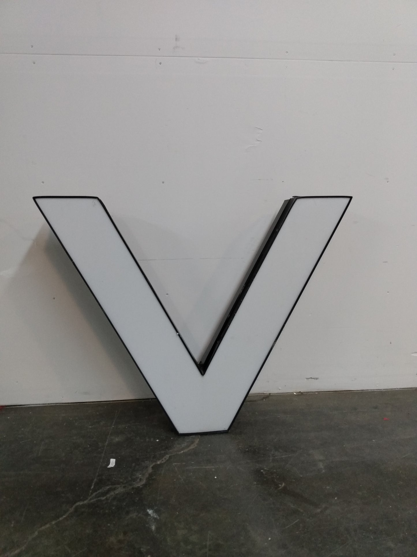 Lettres géantes blanches