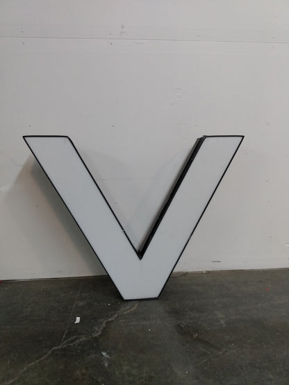 Lettres géantes blanches