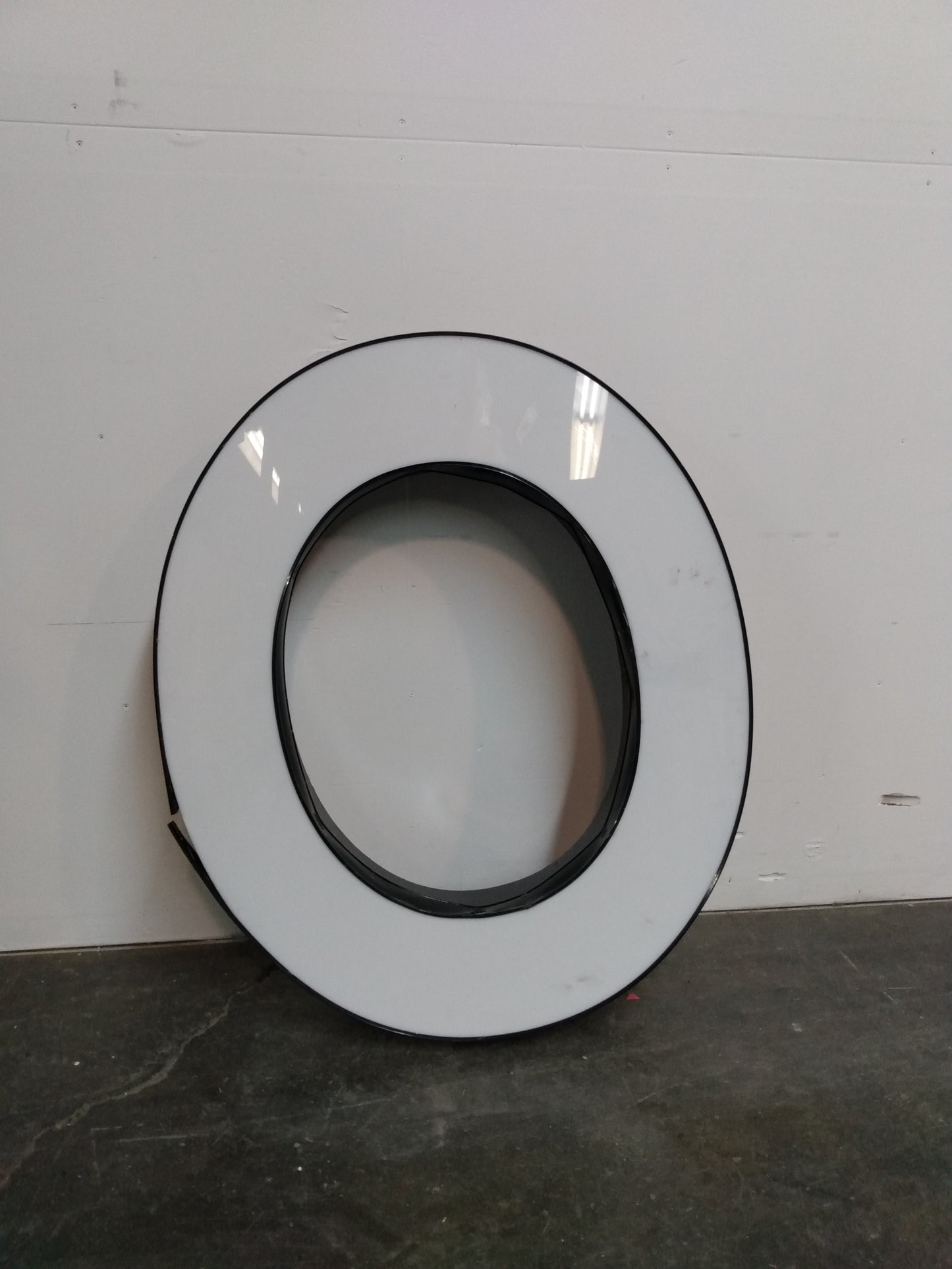 Lettres géantes blanches