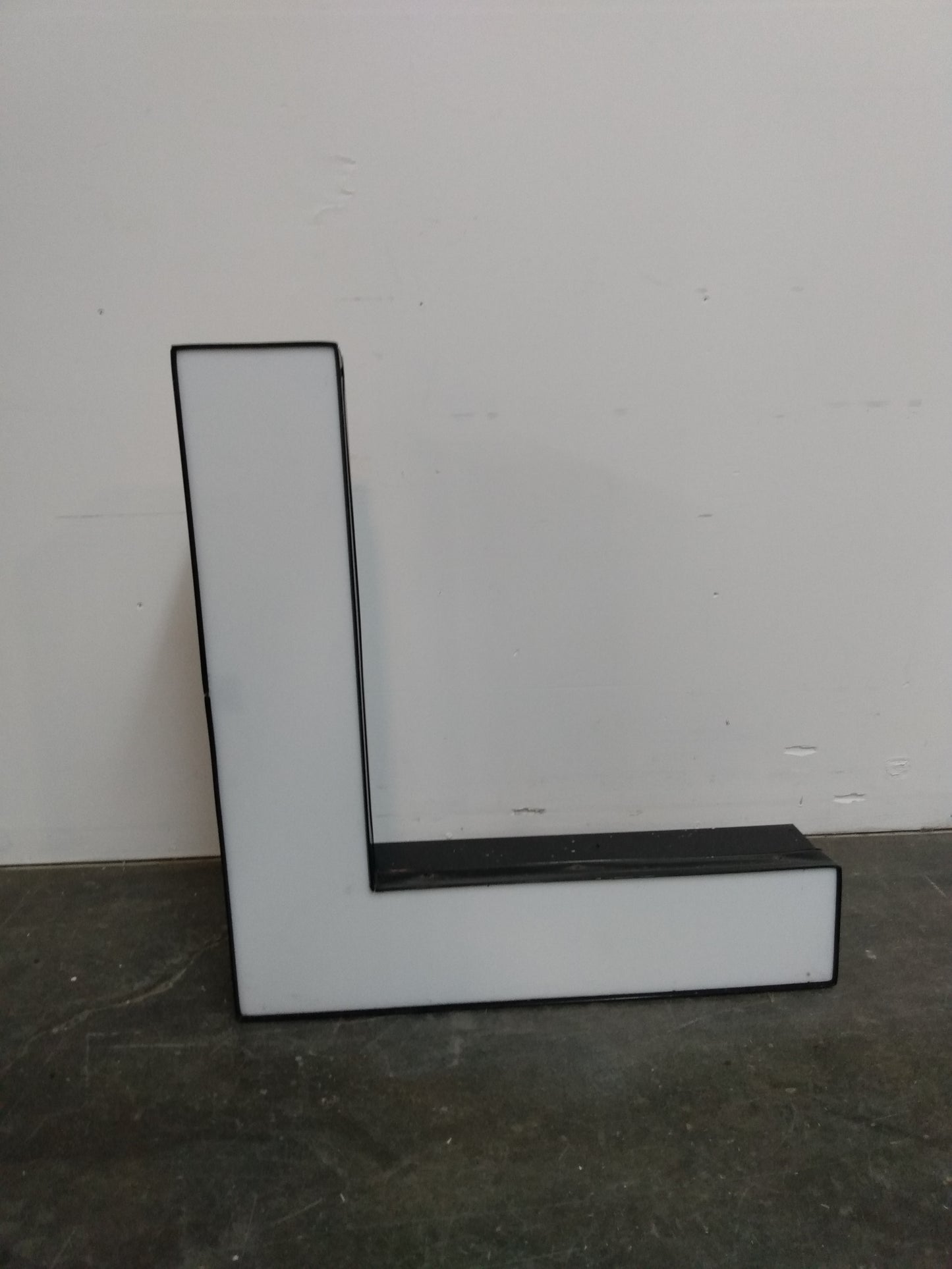 Lettres géantes blanches