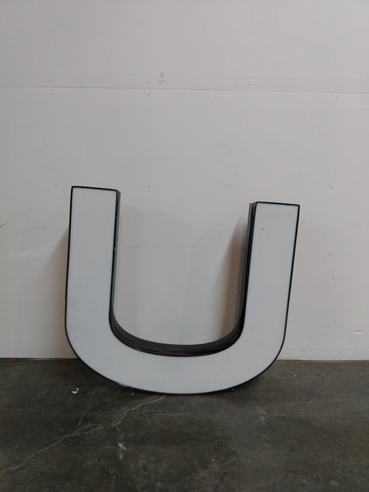 Lettres géantes blanches