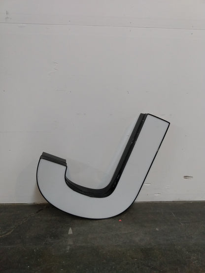 Lettres géantes blanches