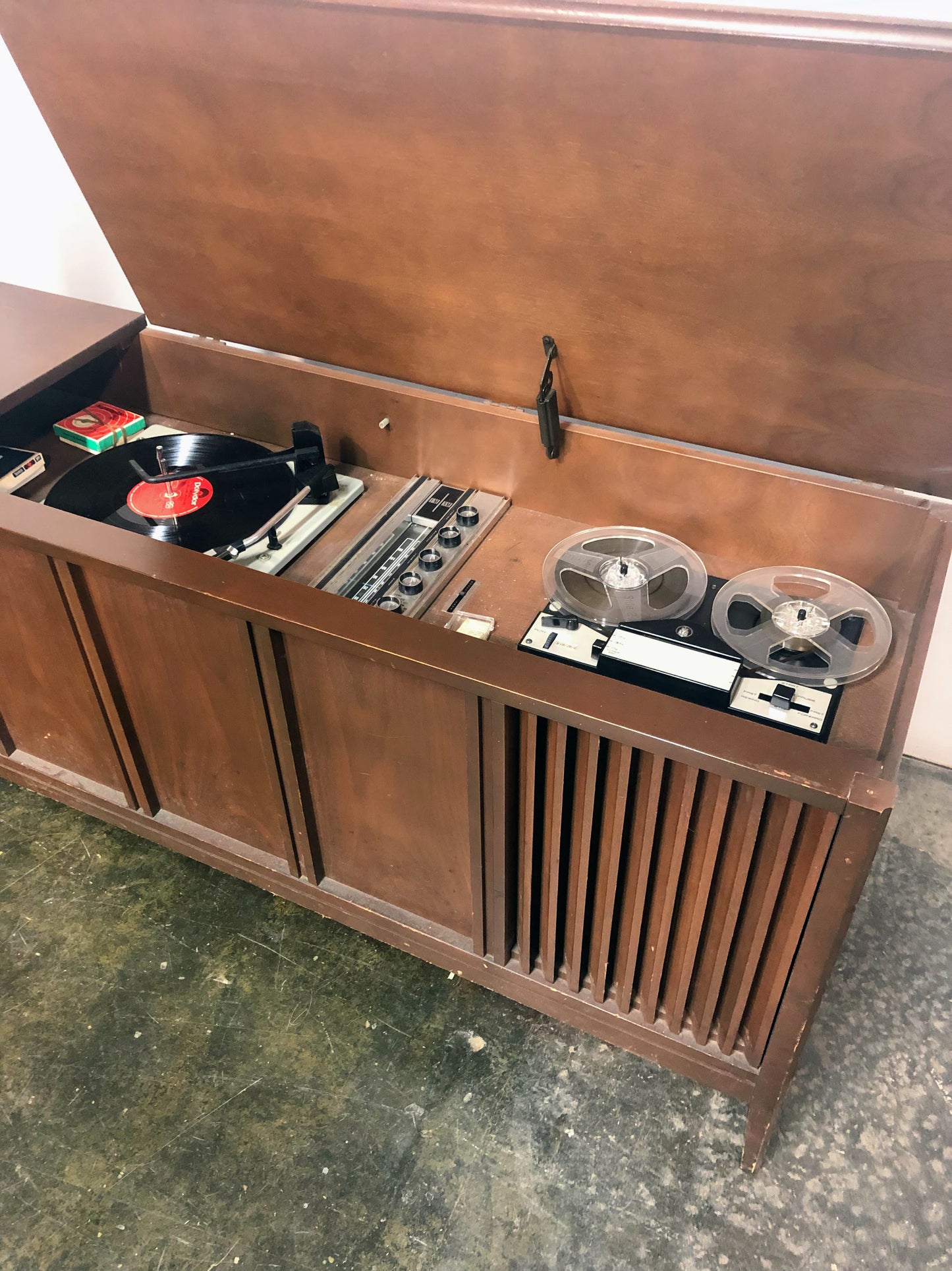 Meuble radio vintage