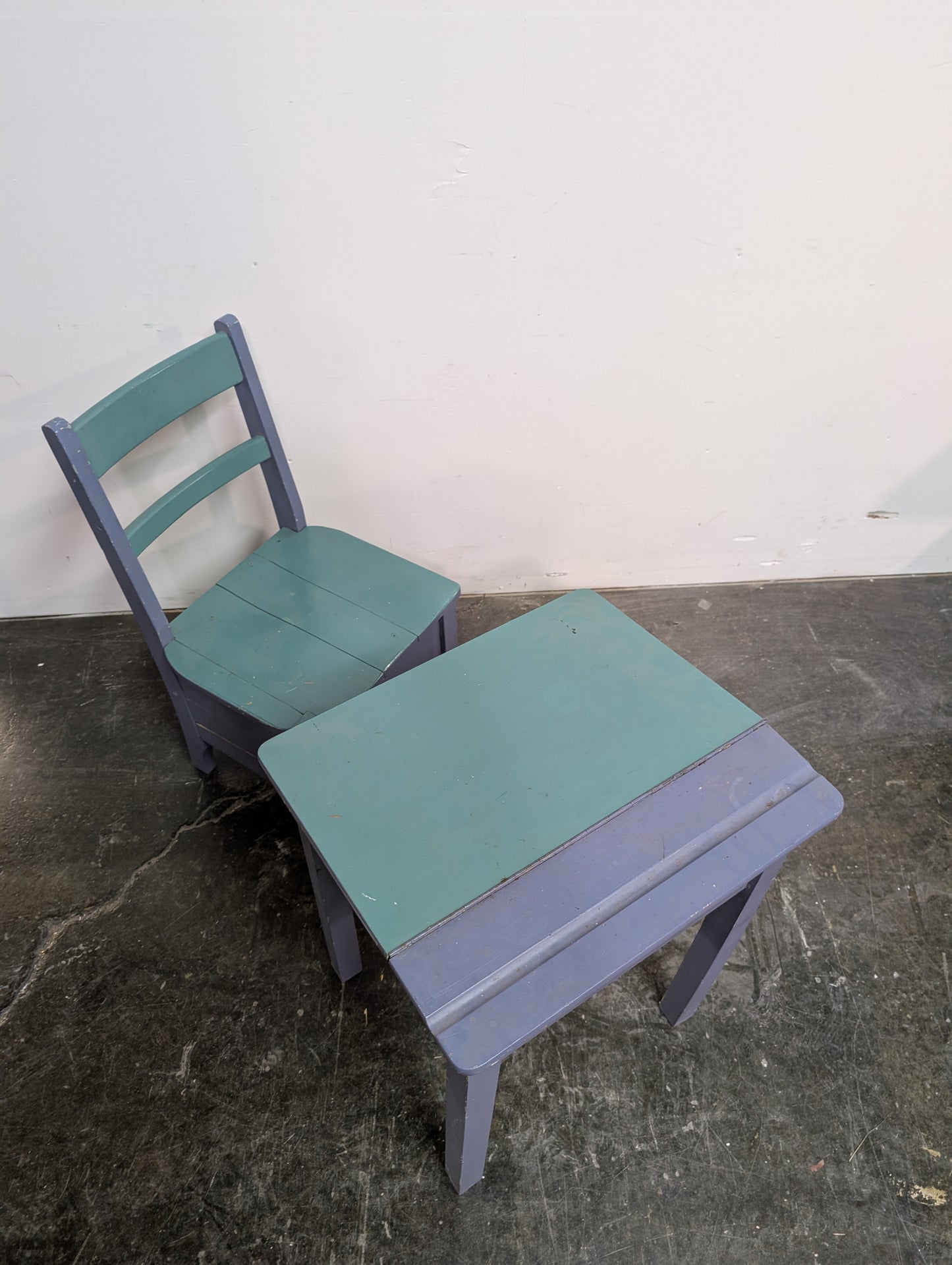Pupitre et chaise
