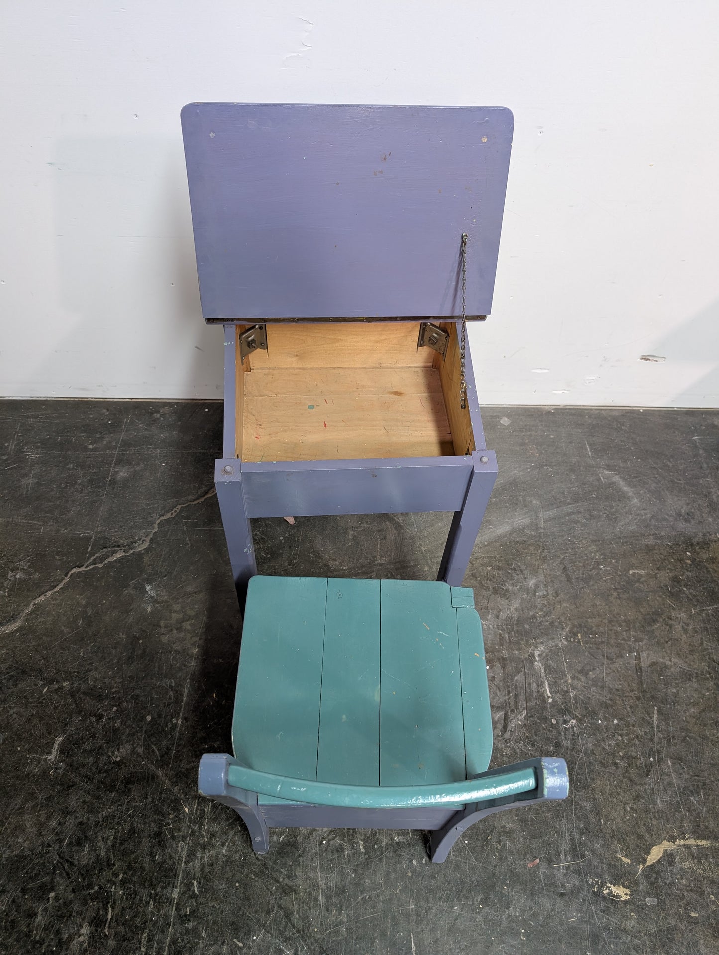 Pupitre et chaise