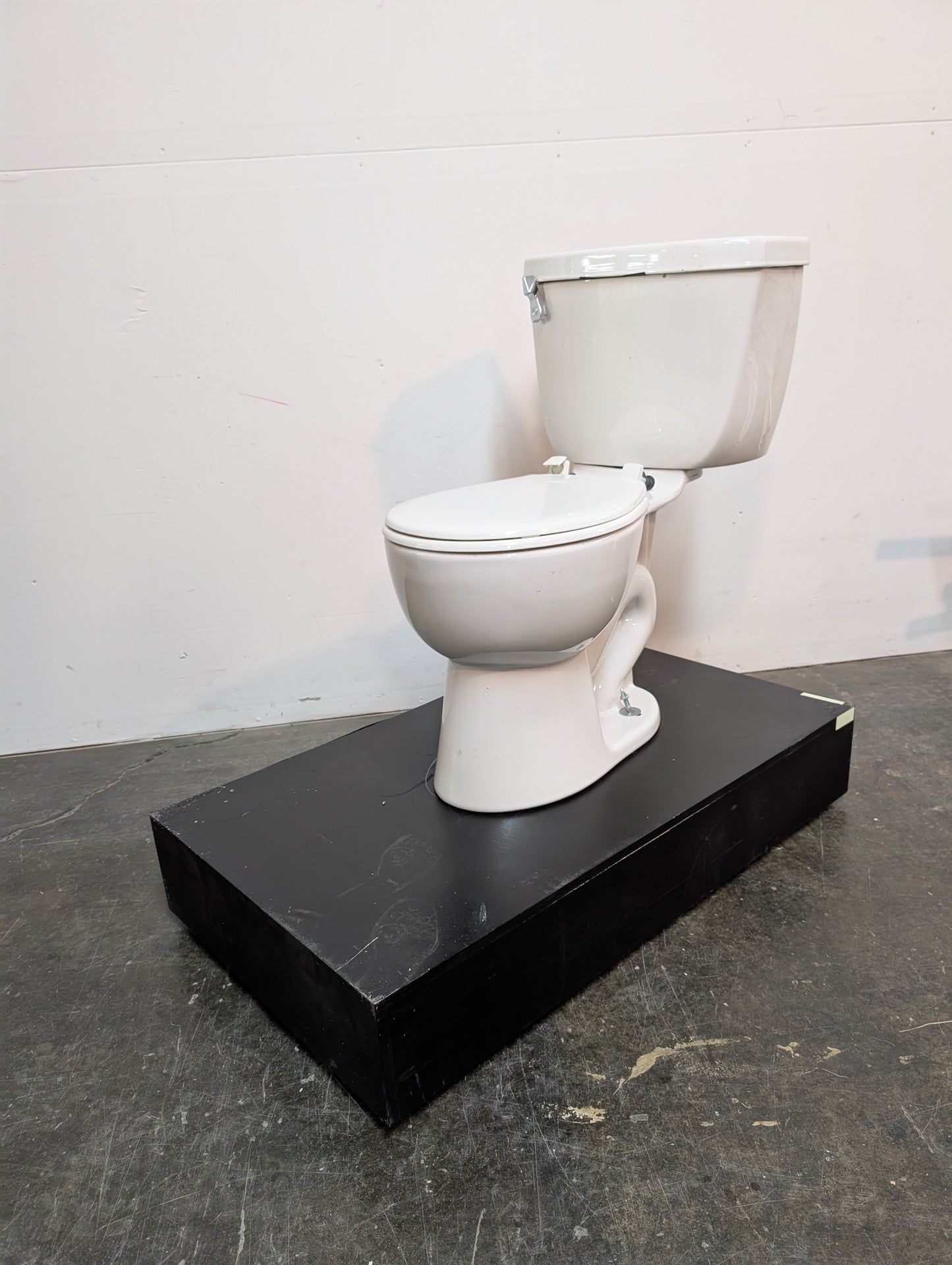 Toilette sur plateforme