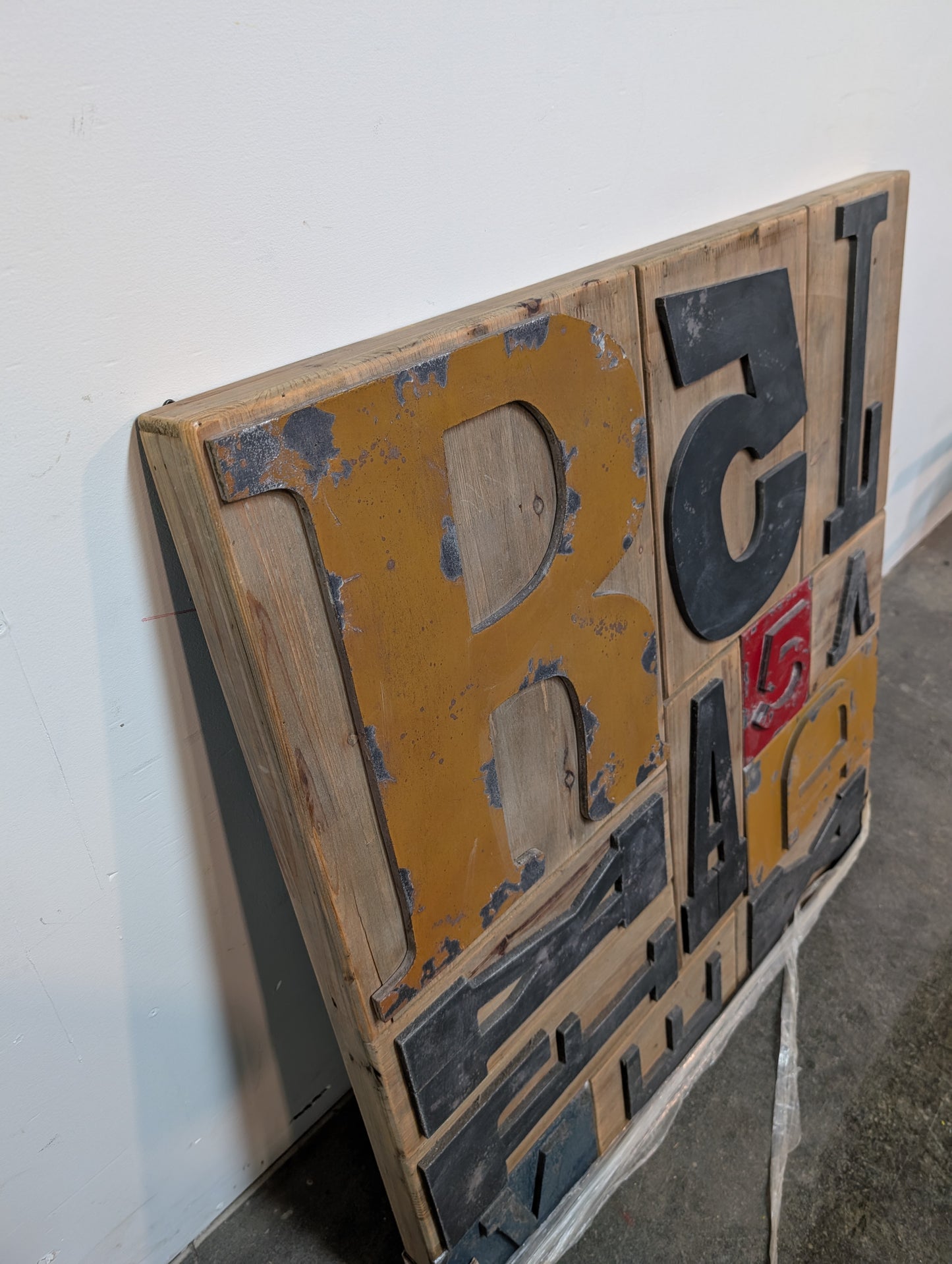 Cadre décoratif chiffres et lettres