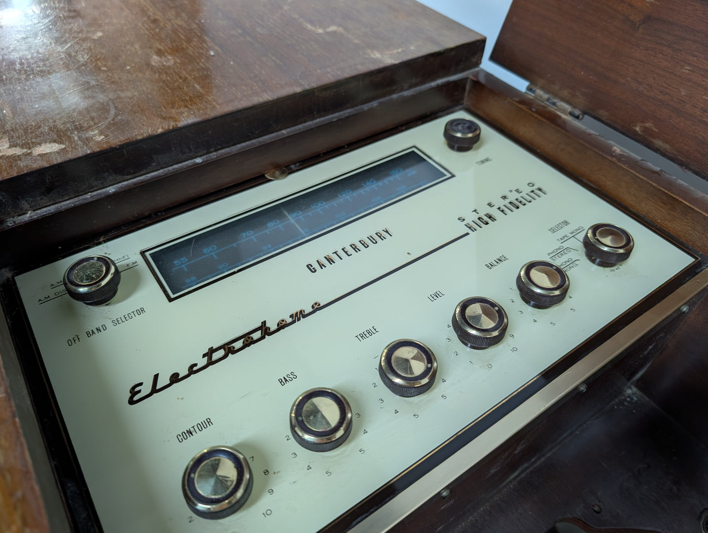 Meuble tourne-disque