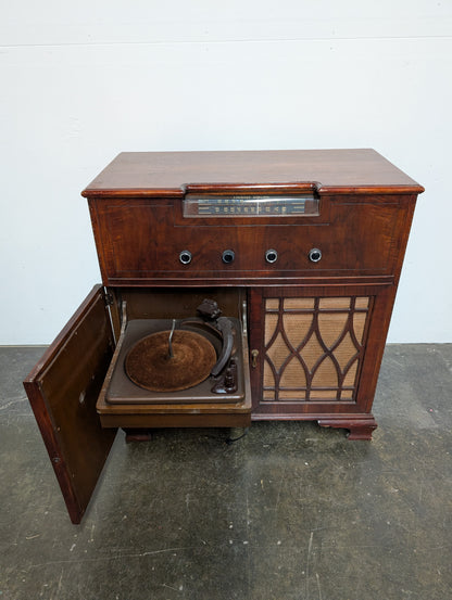 Meuble radio et table tournante