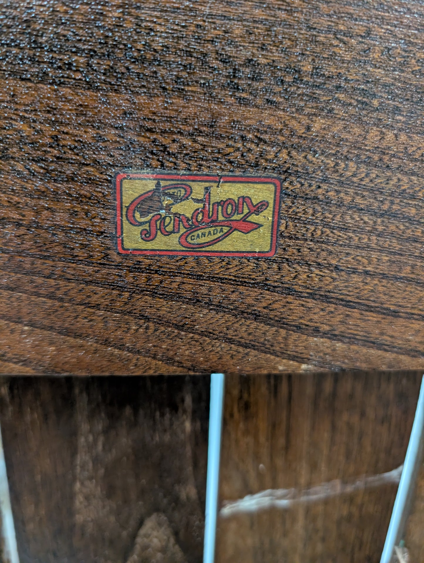 Chaise roulante antique