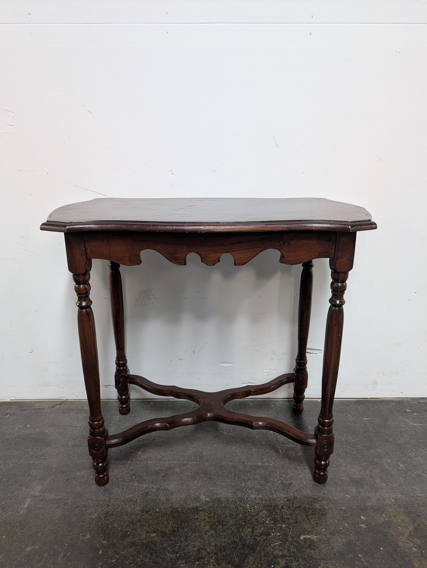 Petite table console