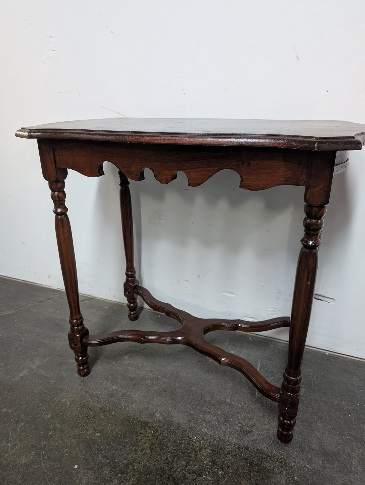 Petite table console