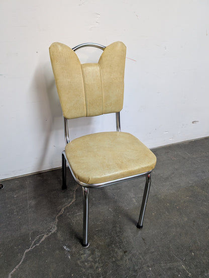 Chaise rétro jaune