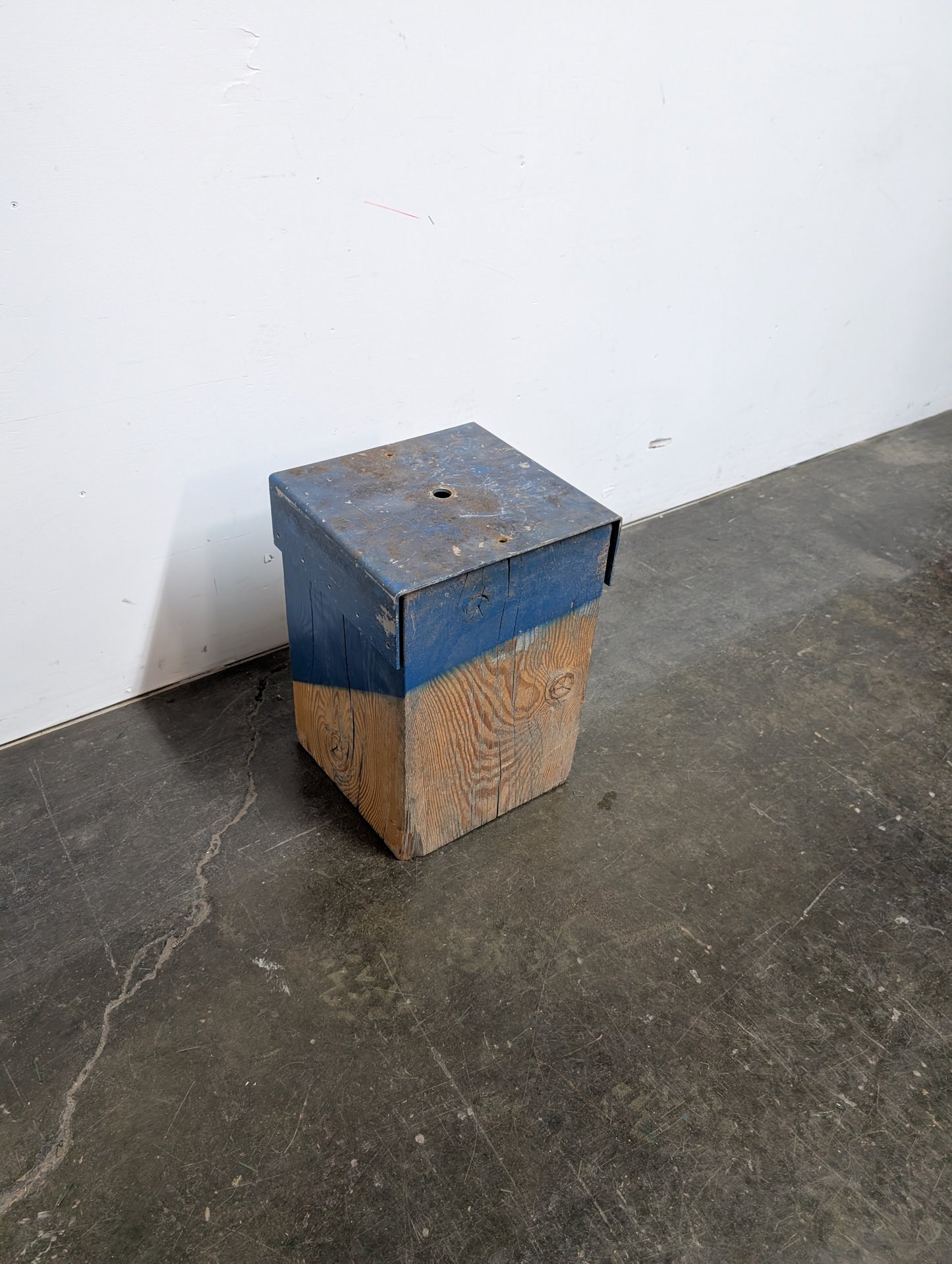 Banc carré en bois d'épinette