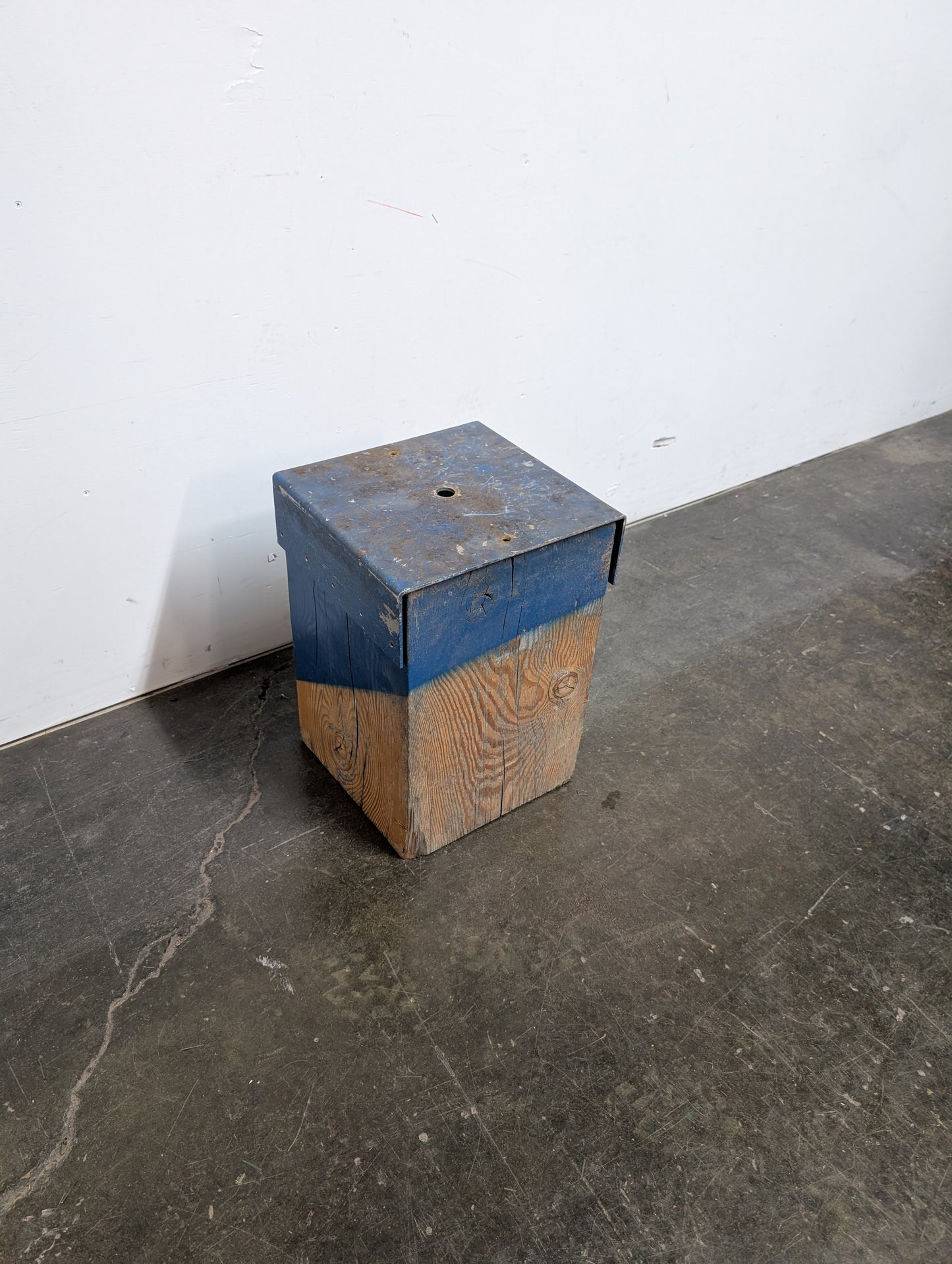 Banc carré en bois d'épinette