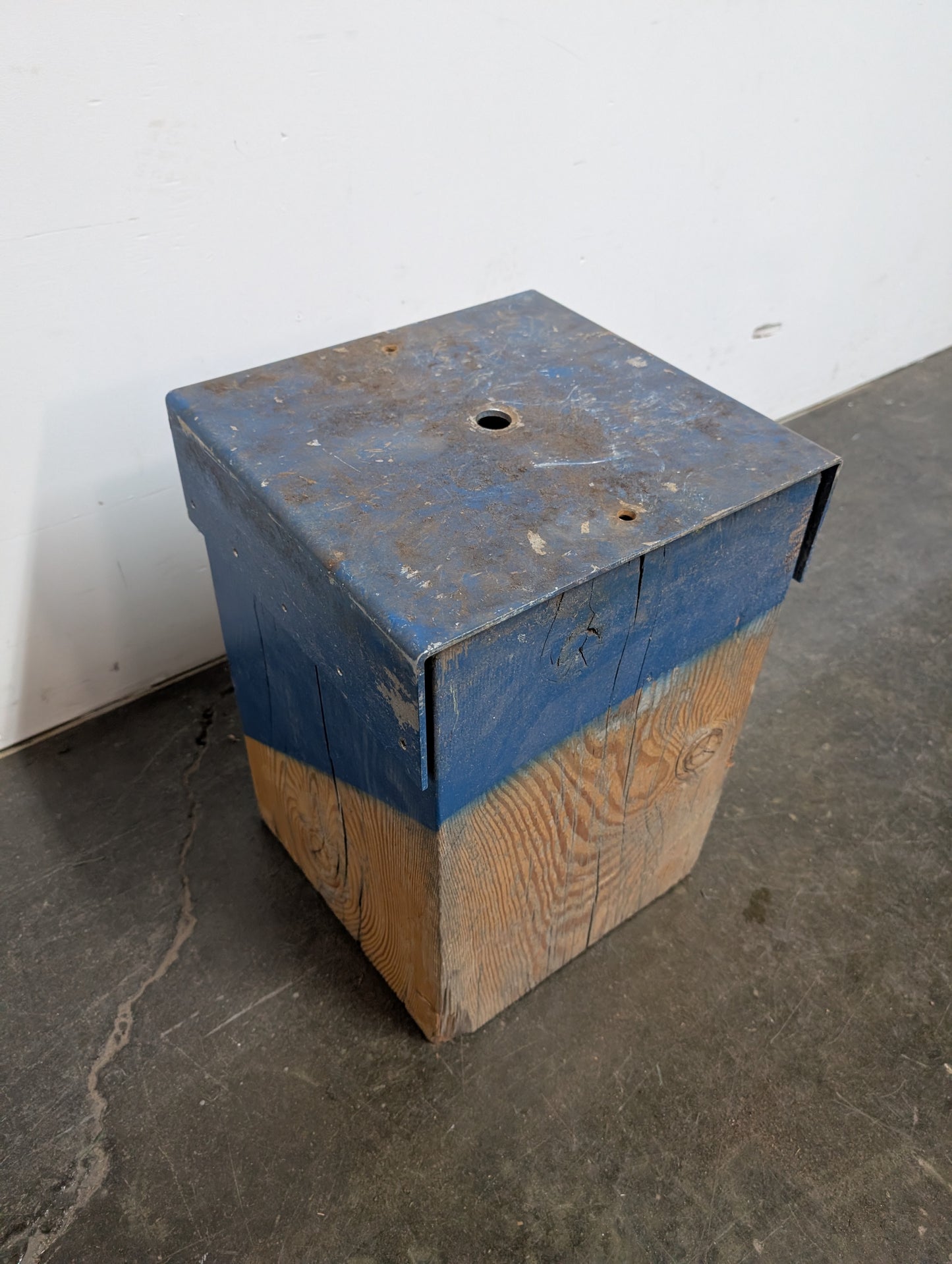 Banc carré en bois d'épinette