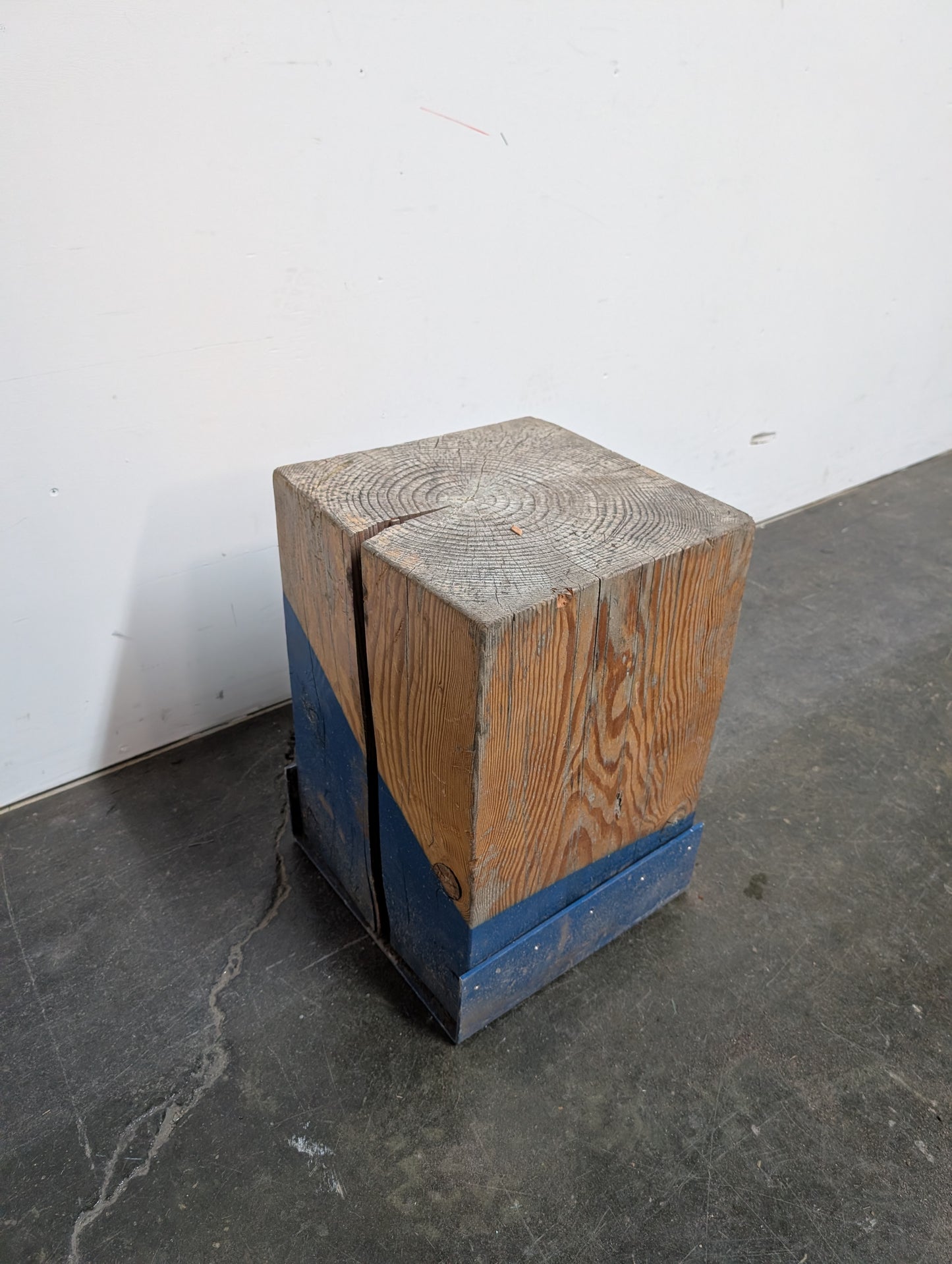 Banc carré en bois d'épinette