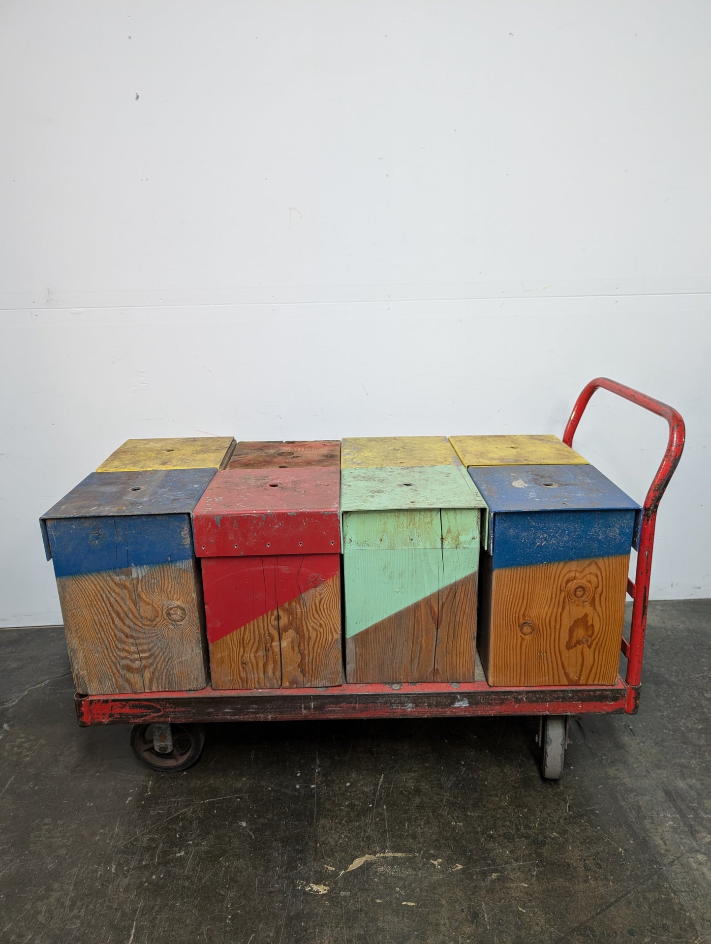 Banc carré en bois d'épinette