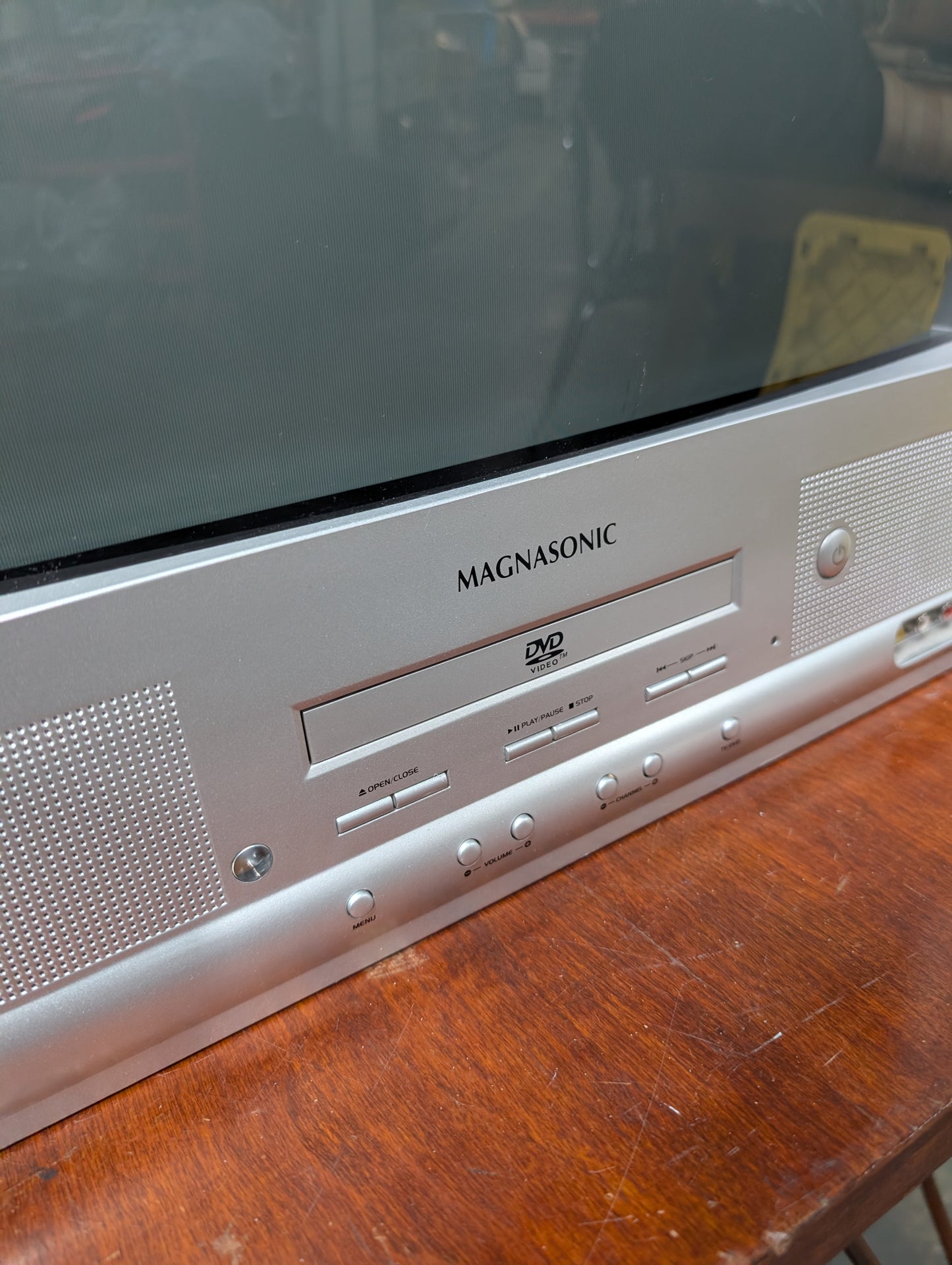 Télévision cathodique Magnasonic