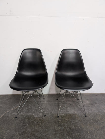 Chaise noire