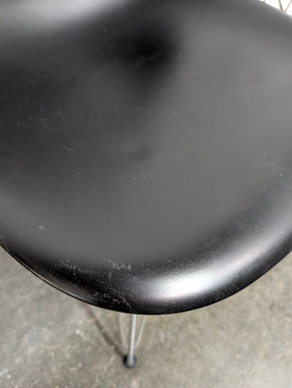 Chaise noire