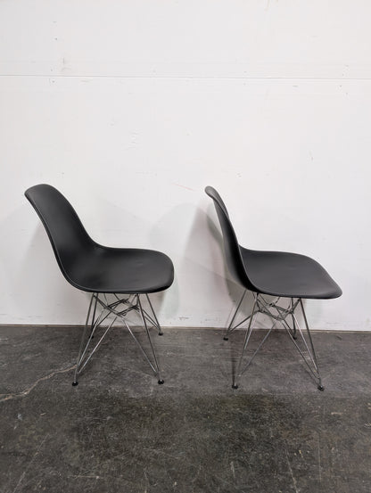 Chaise noire