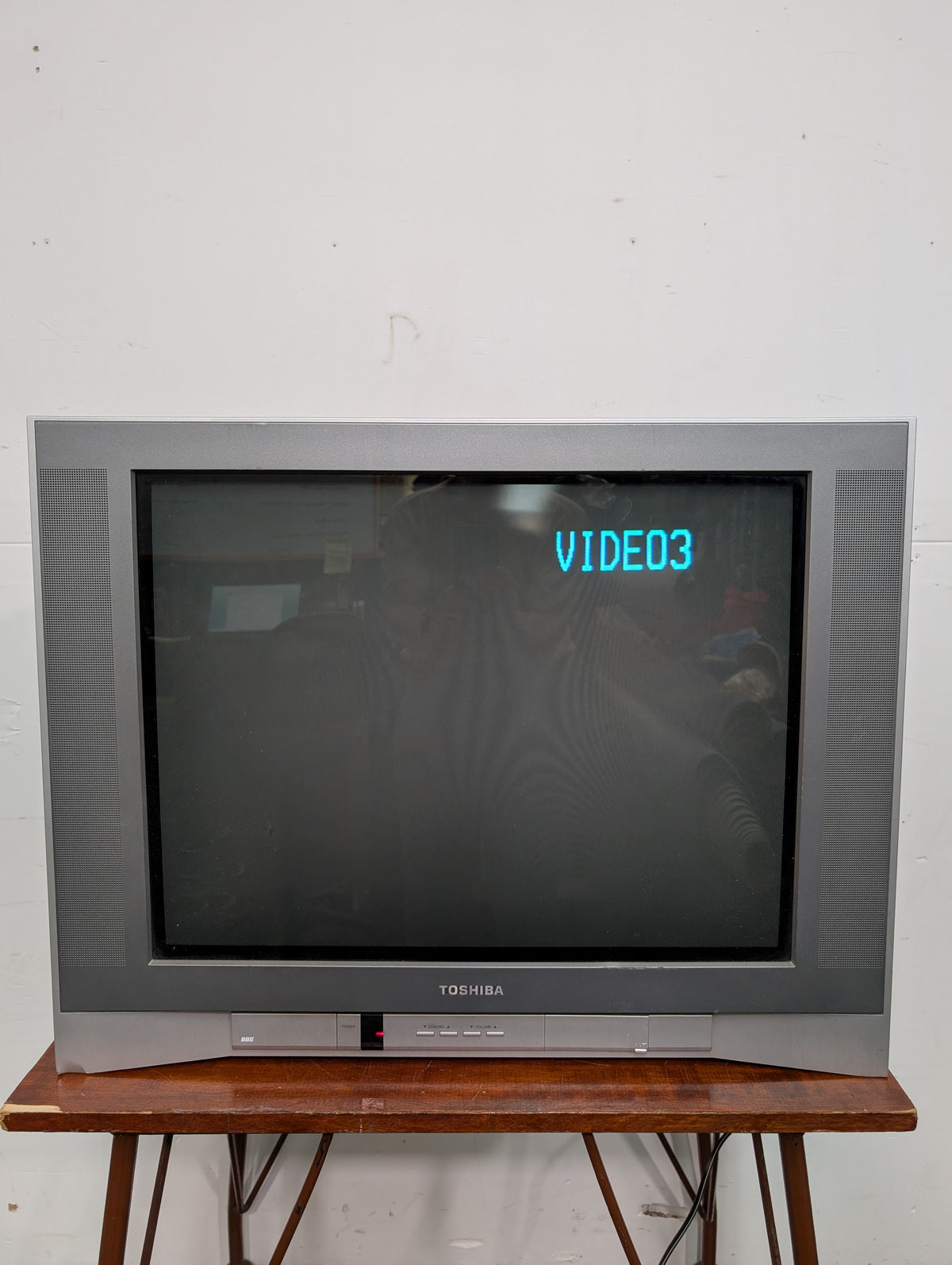 Télévision cathodique Toshiba 27"