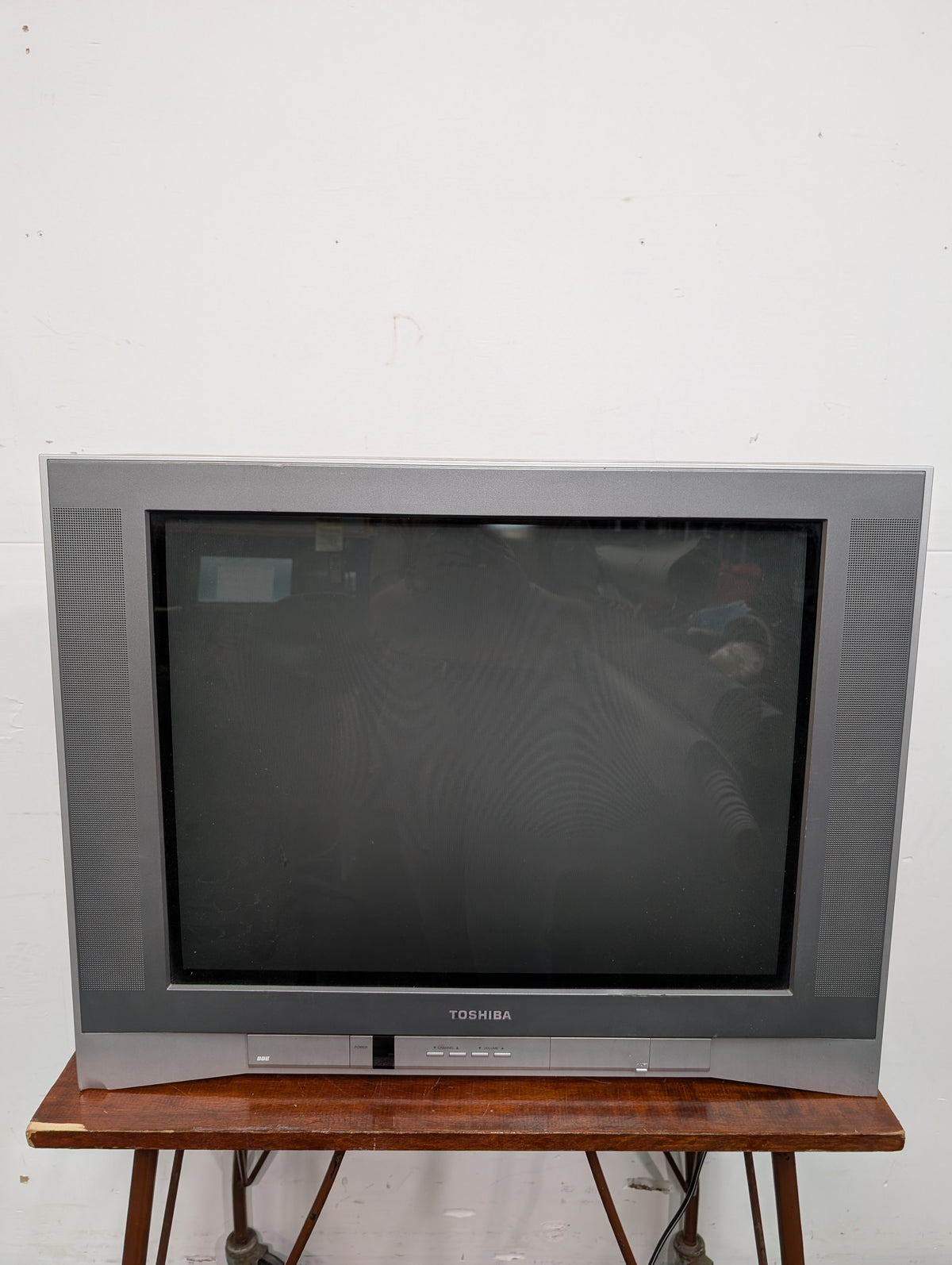 Télévision cathodique Toshiba 27"