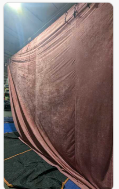 Rideau de scène - Rose 20' X 40'